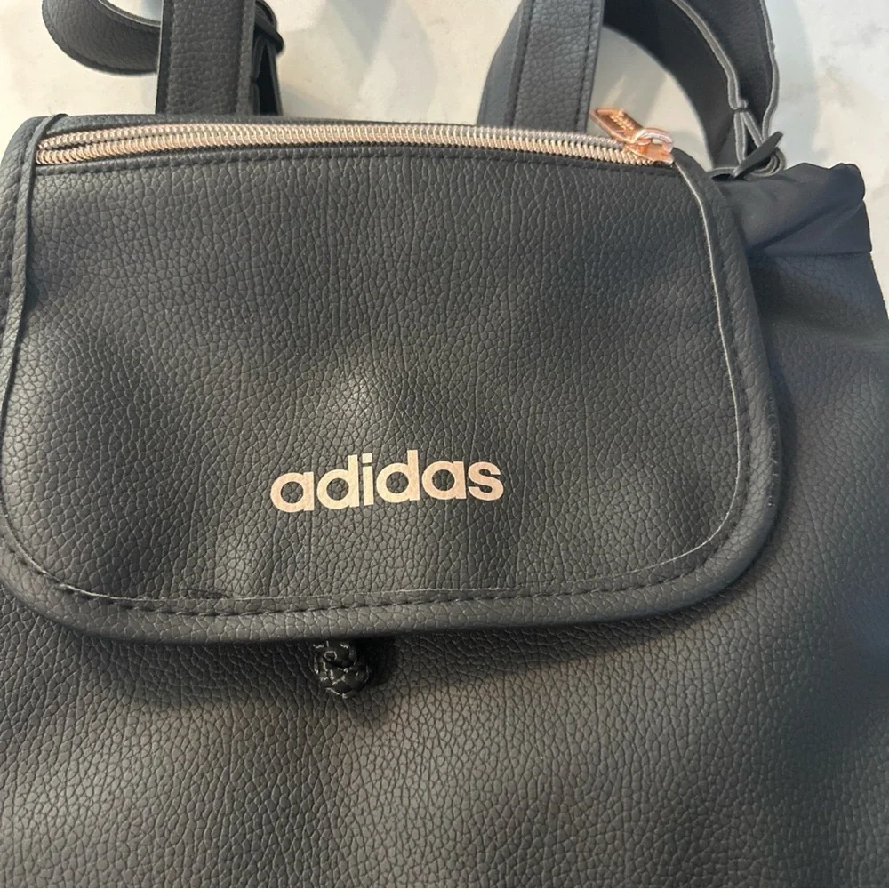 ADIDAS BLACK FAUX LEATHER‎ ROSE GOLD SMALL FESTIVAL DRAWSTRING BACKPACK - Picture 2 of 11